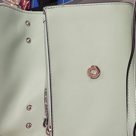 Nine West Mint Green Crossbody Bag Chain Accent Strap New In Box - Picture 4 of 10